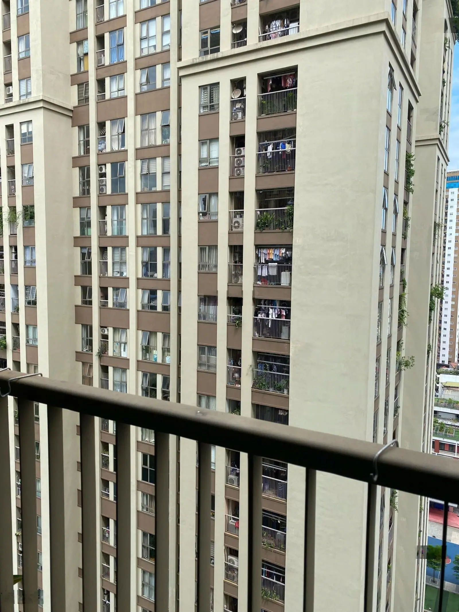 Bán căn hộ chung cư CC Home City Trung Kính, tầng 19 tòa V1. 100 m2 3 ngủ 2 wc. Giá 7,8 tỷ