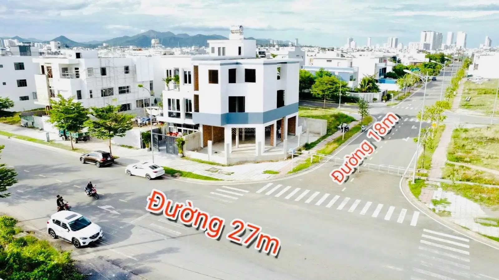 KĐT Mỹ Gia Gói 2- Bán căn góc tặng nhà thô 3 tầng đường 27m đối diện trường học và bệnh viện