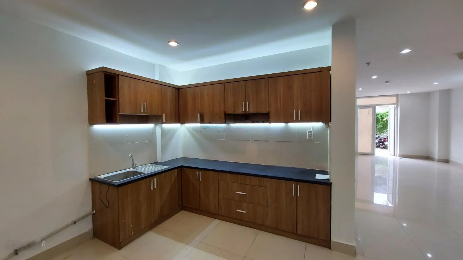 Shophouse đẹp giá tốt tại Võ Đình Apartment kinh doanh ngay, nhiều tiện ích, giá chỉ 3,5 tỷ