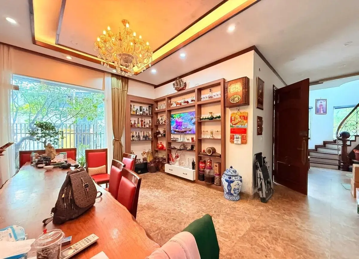 Nhà đẹp Lạc Long Quân gần Lotte Tây Hồ, Lô góc 100m x 5T thang máy, mặt 10m, phân lô ô tô.