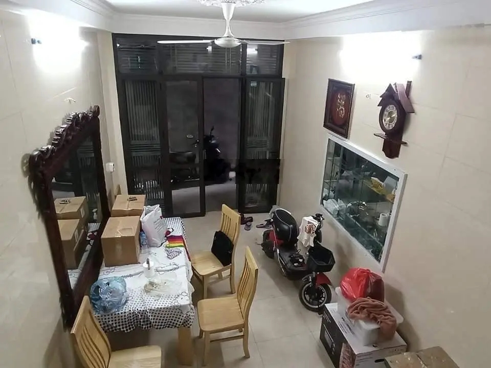 Nhà đẹp - kinh doanh - ngõ to thông - tặng toàn bộ nội thất