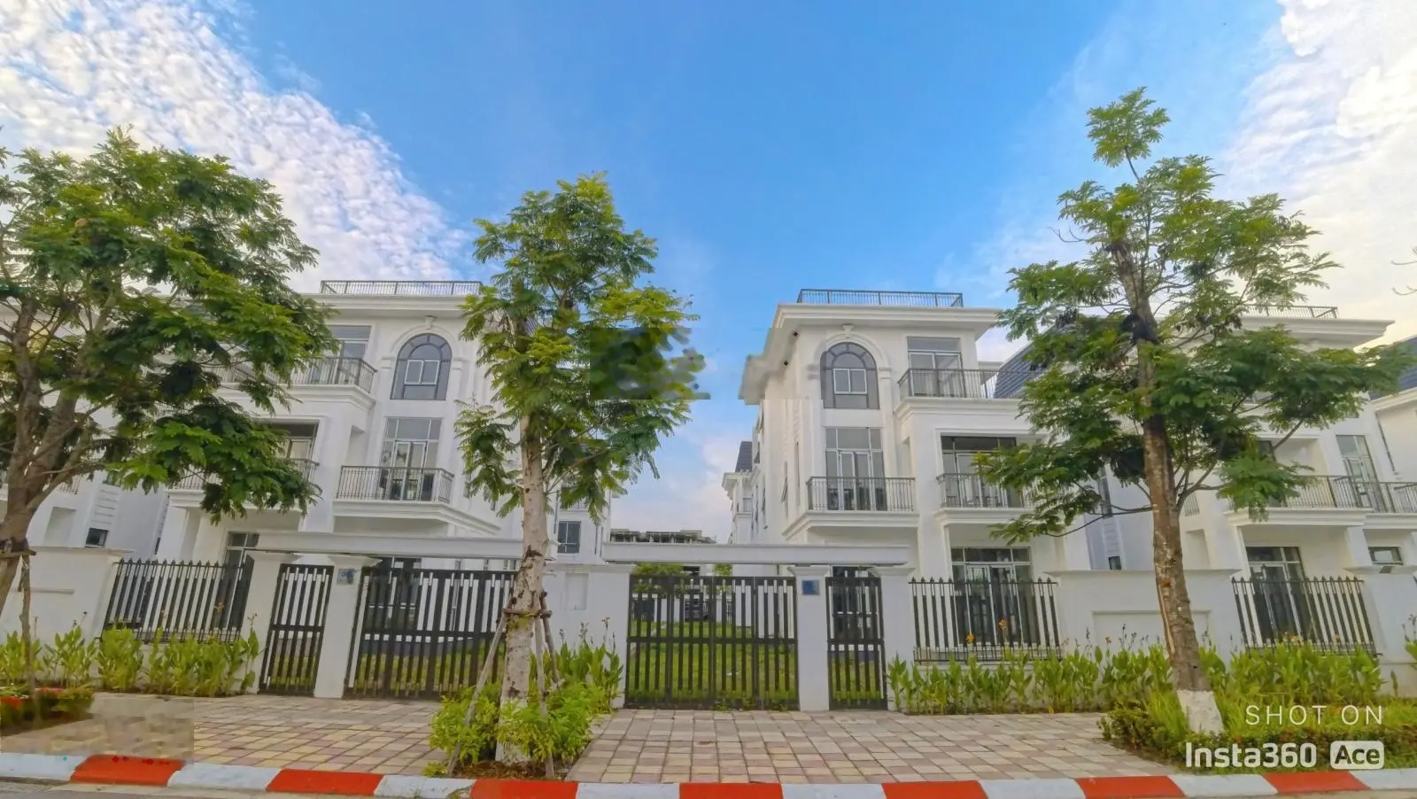 Biệt thự đơn lập duy nhất HUD Mê Linh 375m2 đất, mặt tiền 15m, view công viên lớn, 39 triệu/m² đất