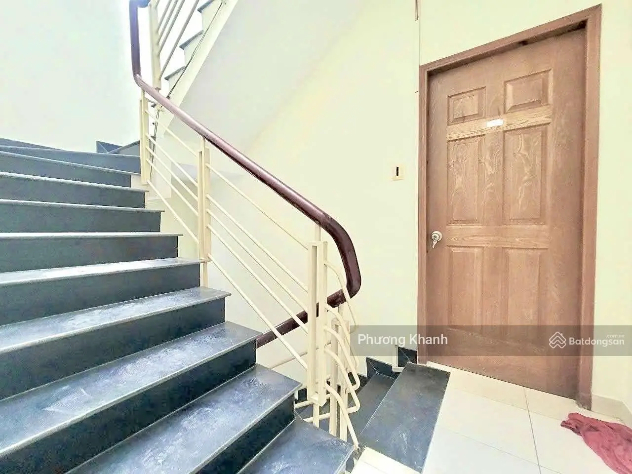 Chính chủ bán nhà hẻm xe hơi đường 3/2 Quận 10. DT 86m2 4 tầng nở hậu. Nhà đang cho thuê LN cao