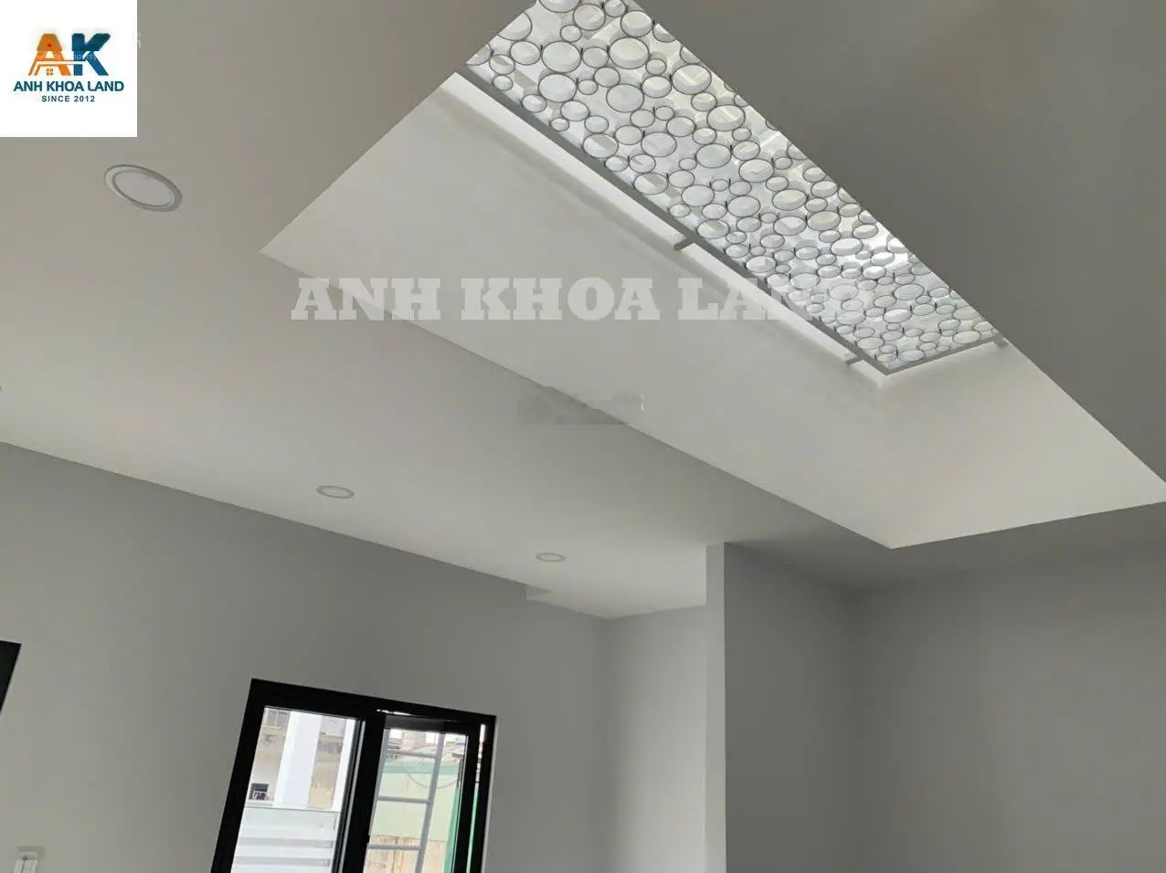 Nhà mới 3 tầng vào ở ngay - hẻm xe hơi sát mặt tiền đường Hoàng Diệu 2 và Đại học Sư Phạm Kĩ Thuật