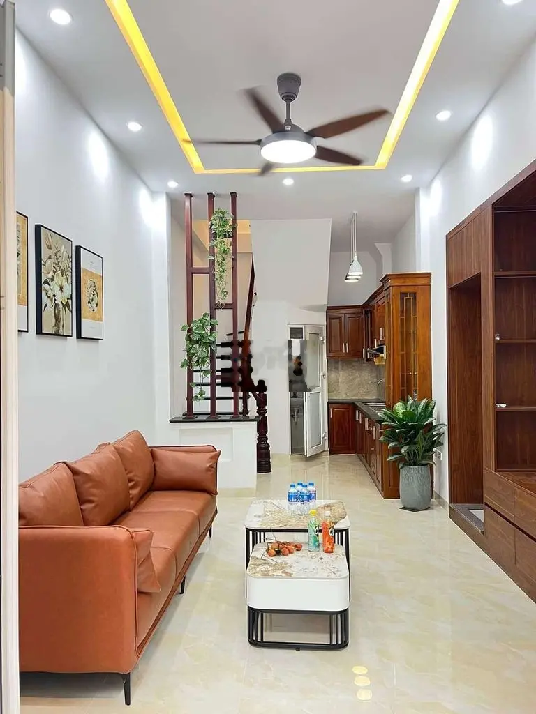 Bán nhà đẹp 5 tầng chắc chắn thoáng gần ô tô Minh Khai HBT nhỉnh 4 tỷ