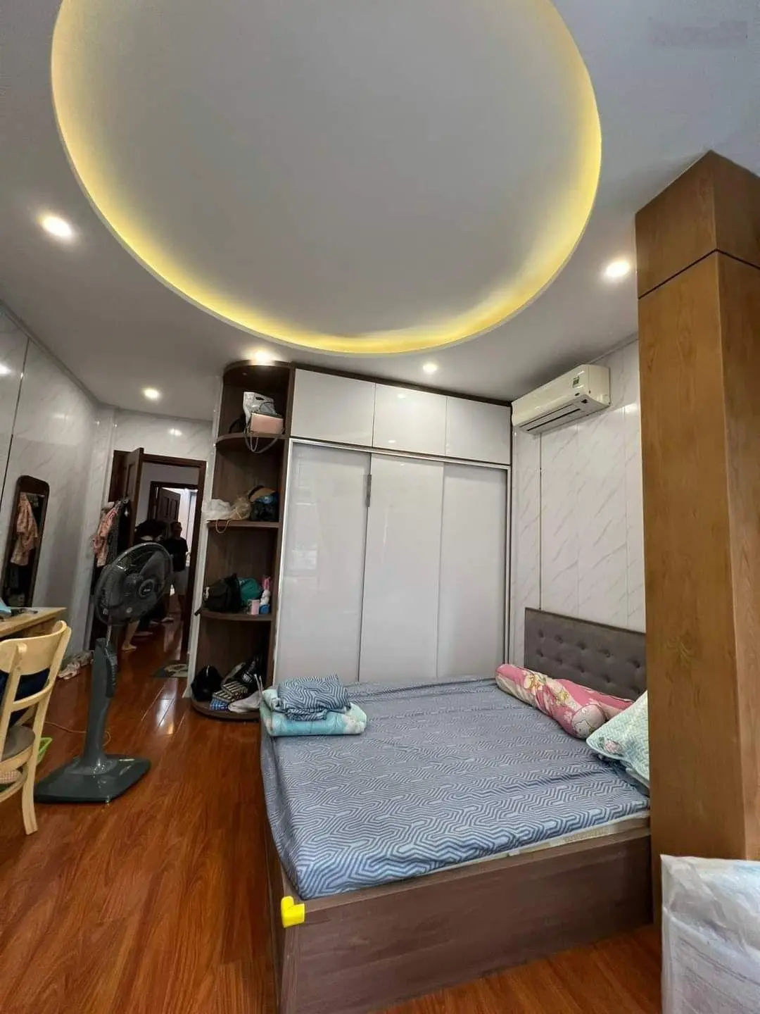 Bán gấp nhà siêu vip Mai Dịch lô góc 70m2 x 7 tầng ô tô tránh văn phòng kinh doanh đều đỉnh