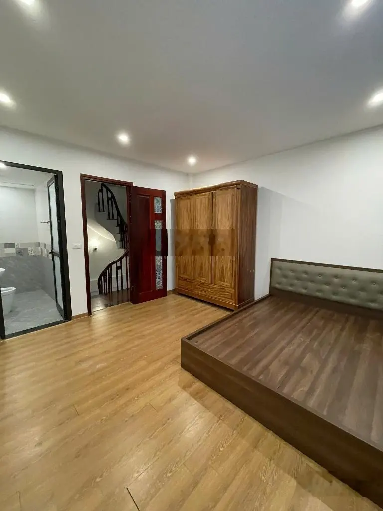 Bán nhà phố tư đình long biên nhà hiếm oto đỗ cửa giá 5. tỷ