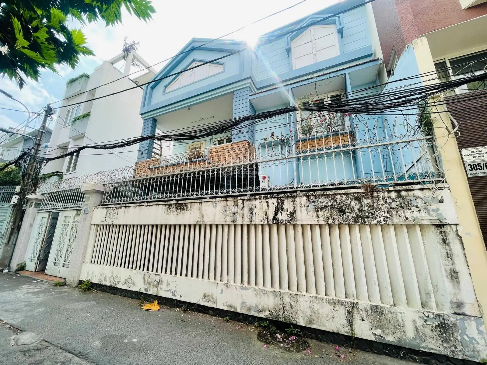 Chính chủ bán biệt thự hẻm 305 Nguyễn Trọng Tuyển (P10, Q. PN) ngang 13mx 17 CN 195m2 giá 39 tỷ