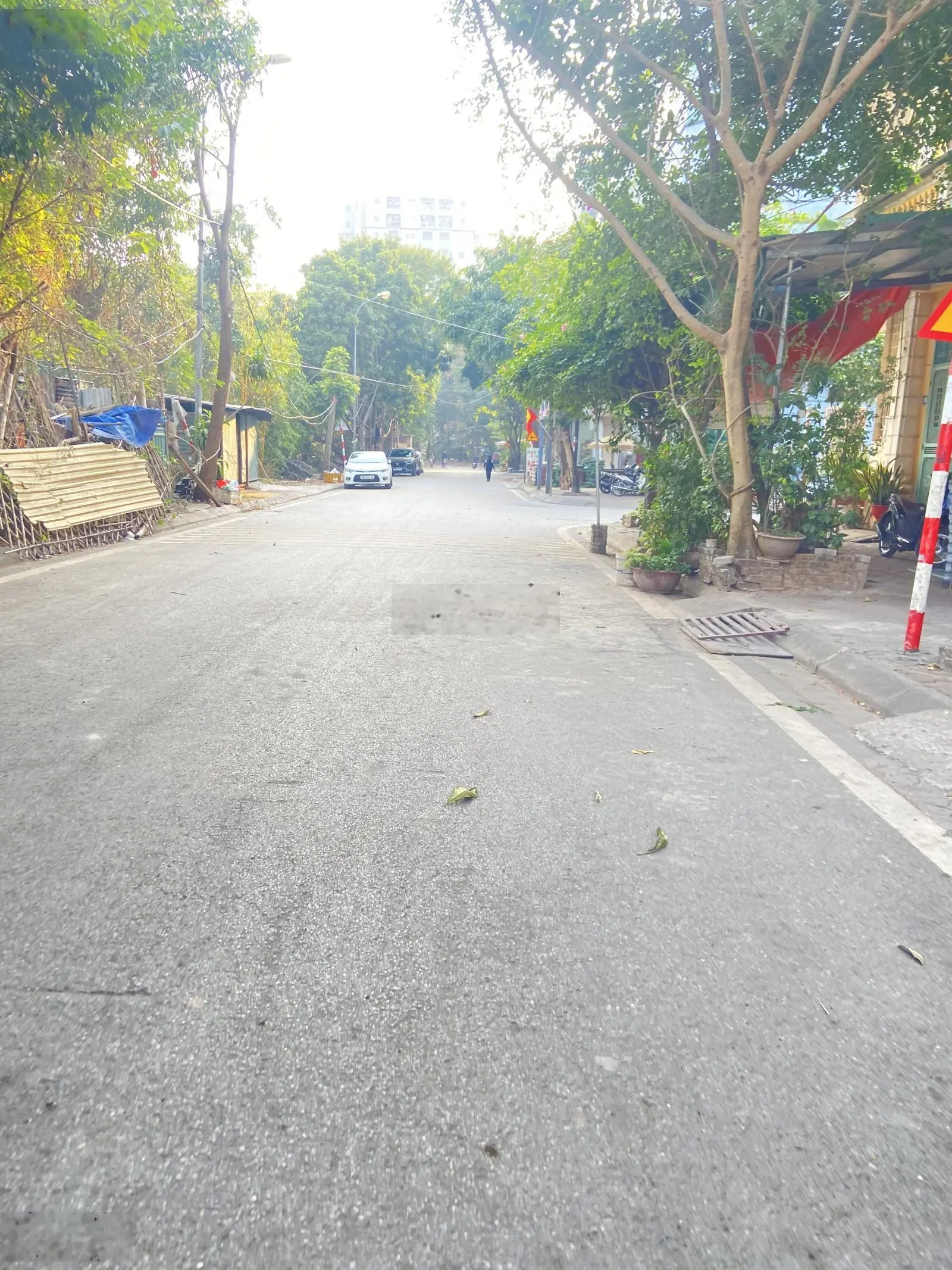 Nhà Lĩnh Nam - vew hồ điều hoà - Diện tích: 38,3m2 - Giá: 5,2 tỷ.