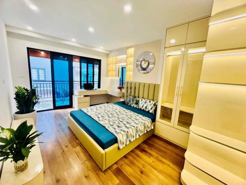 Bán nhà Vĩnh Hưng 31mx5 tầng,ngõ nông,rộng.Sổ đỏ vuông vắn.Giá 4,05 tỷ