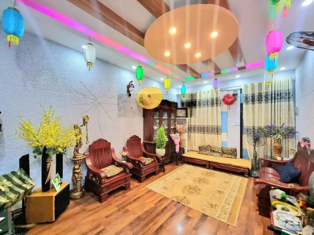 Do chuyển nơi sinh sống, gia đình cần bán gấp nhà 50m2 x 3 tầng ở Thanh Xuân, Hà Nội.