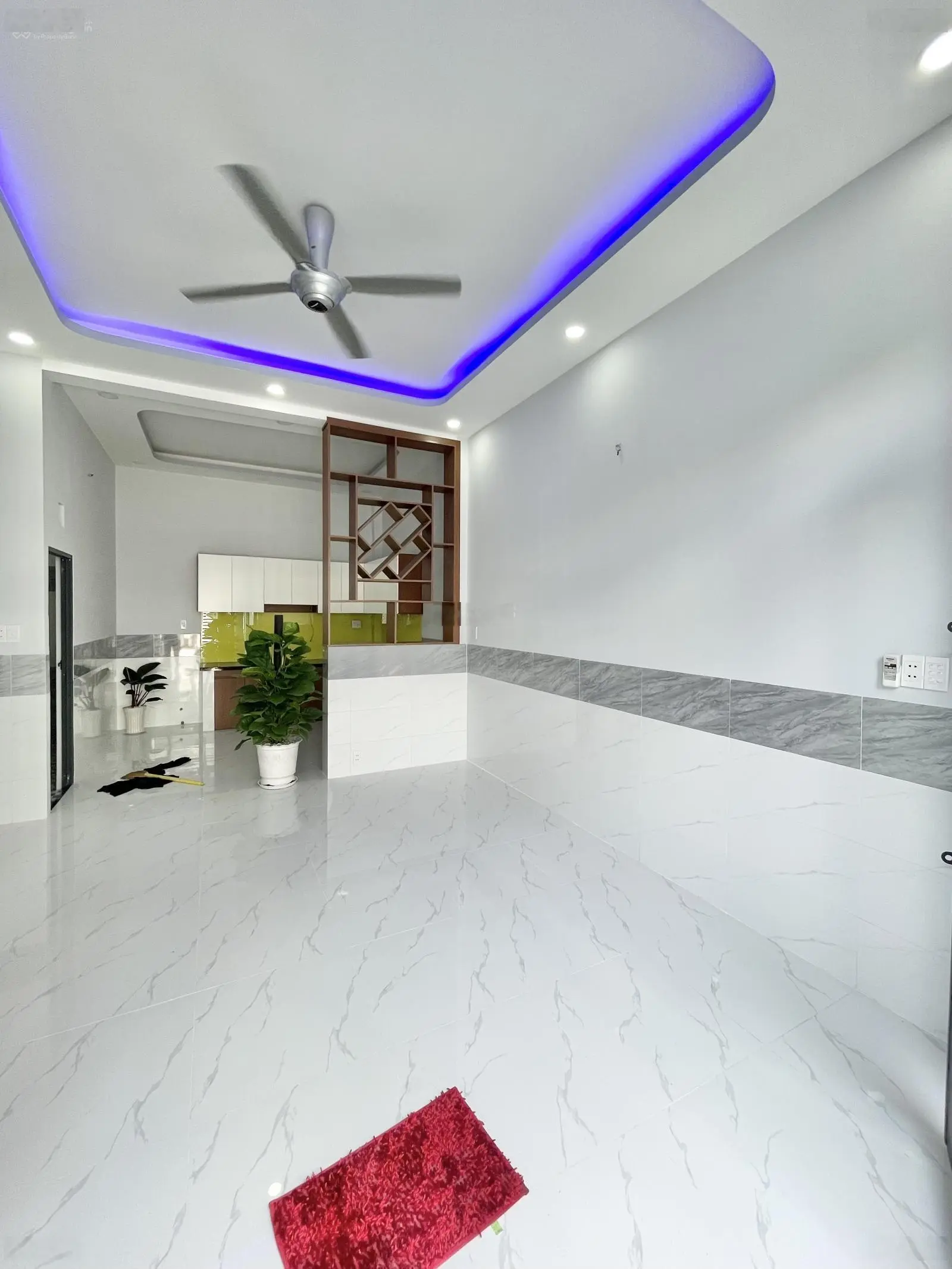 Cần bán nhà mới hoàn thiện ngang 5M ngay đường nguyễn đức thiệu phường dĩ an vào 1 sẹc tới nhà