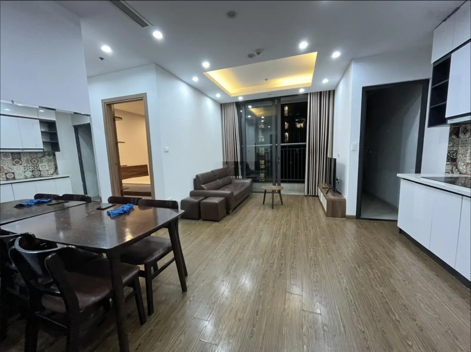 Hiếm có khó tìm, căn hộ 50m2, 2PN, SĐCC. Dự án Vinhomes Green Bay Mễ Trì. Liên hệ: 0378 655 ***