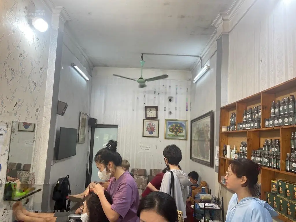 Bán nhanh mặt phố đường Bưởi đoạn gần công viên Thủ Lệ 3 tầng 40m giá chỉ 10.8 tỷ