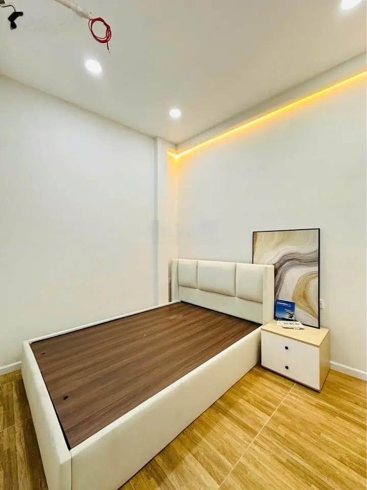 Hết hợp đồng thuê gửi bán ra căn Ung Văn Khiêm 64m2 sau lưng trường Tiểu Học Đống Đa