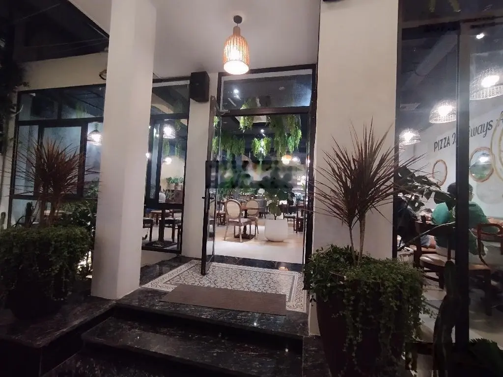 Chính chủ bán nhà mặt phố việt Hưng DT 202m2, 4 tầng, MT 10m vị trí trung tâm vừa ở vừa kinh doanh