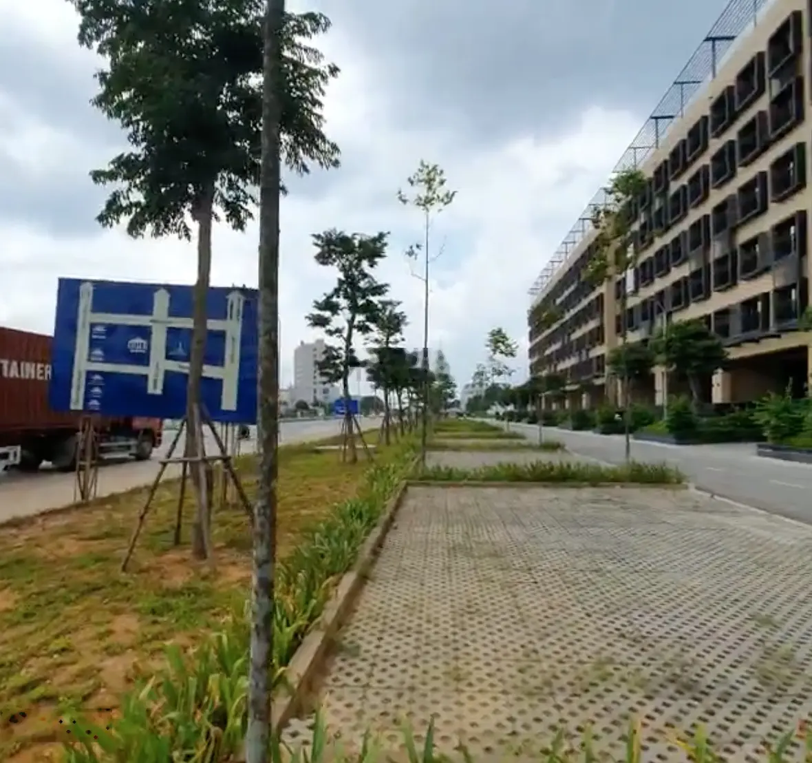 Bán cắt lỗ nhà phố 5 tầng SH1-17 KĐT Diamond Park Lạng Sơn, giá 4,5 tỷ, LH 0916 992 ***