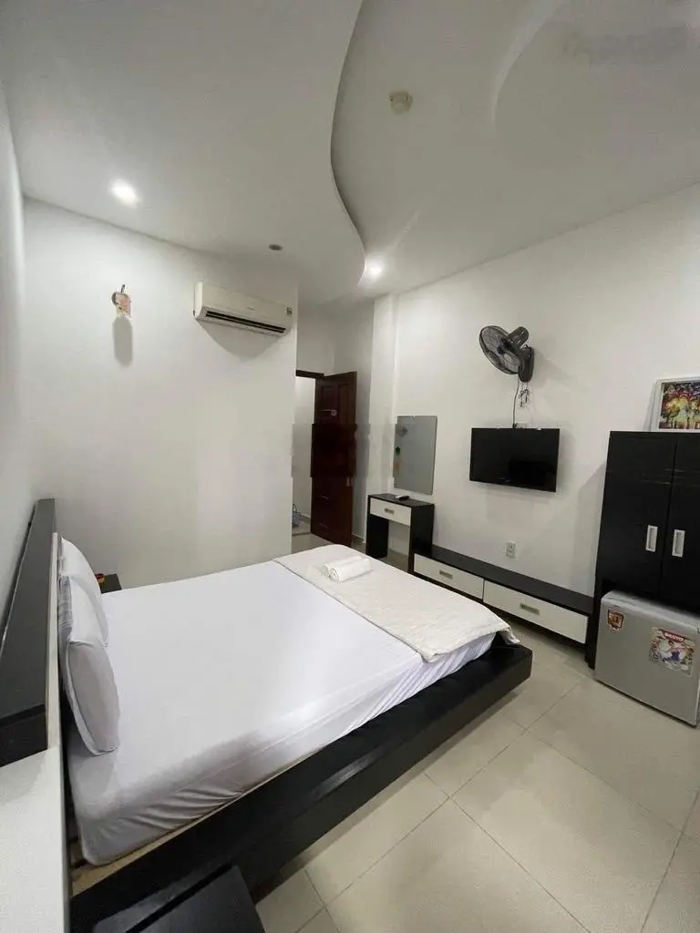 Bán nhà KDC Trung Sơn kinh doanh hotel, có thang máy, thương lượng thiện chí, Bình Chánh