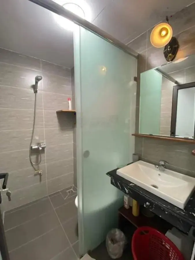 BÁN NHÀ CẦU GIẤY-Ô TÔ ĐỖ CỬA - VÀI BƯỚC RA PHỐ - 40M - 5 TẦNG - TIỆN ÍCH - HƠN 7 Tỷ