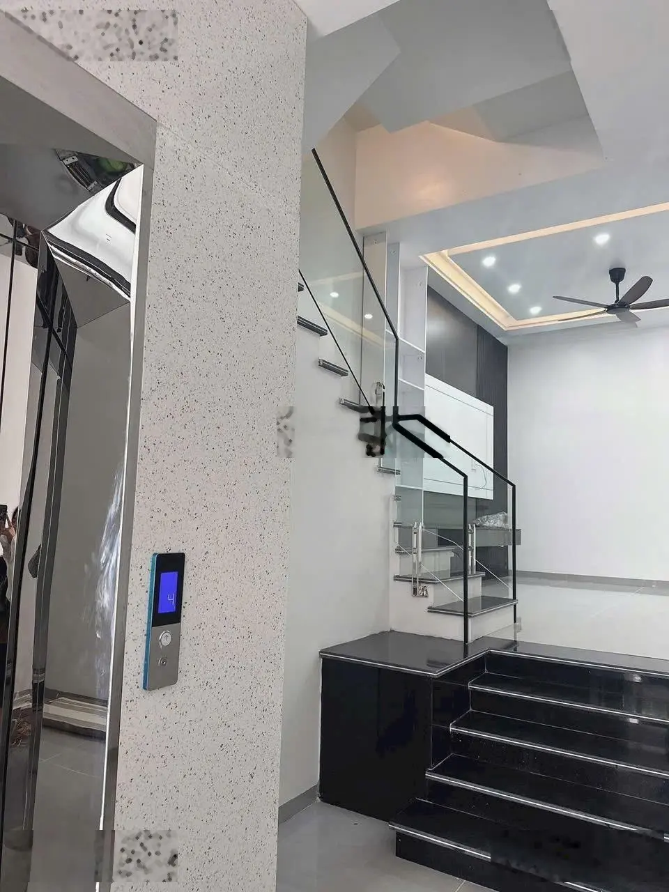 Siêu phẩm tđc Hồ Sen 4 tầng có thang máy