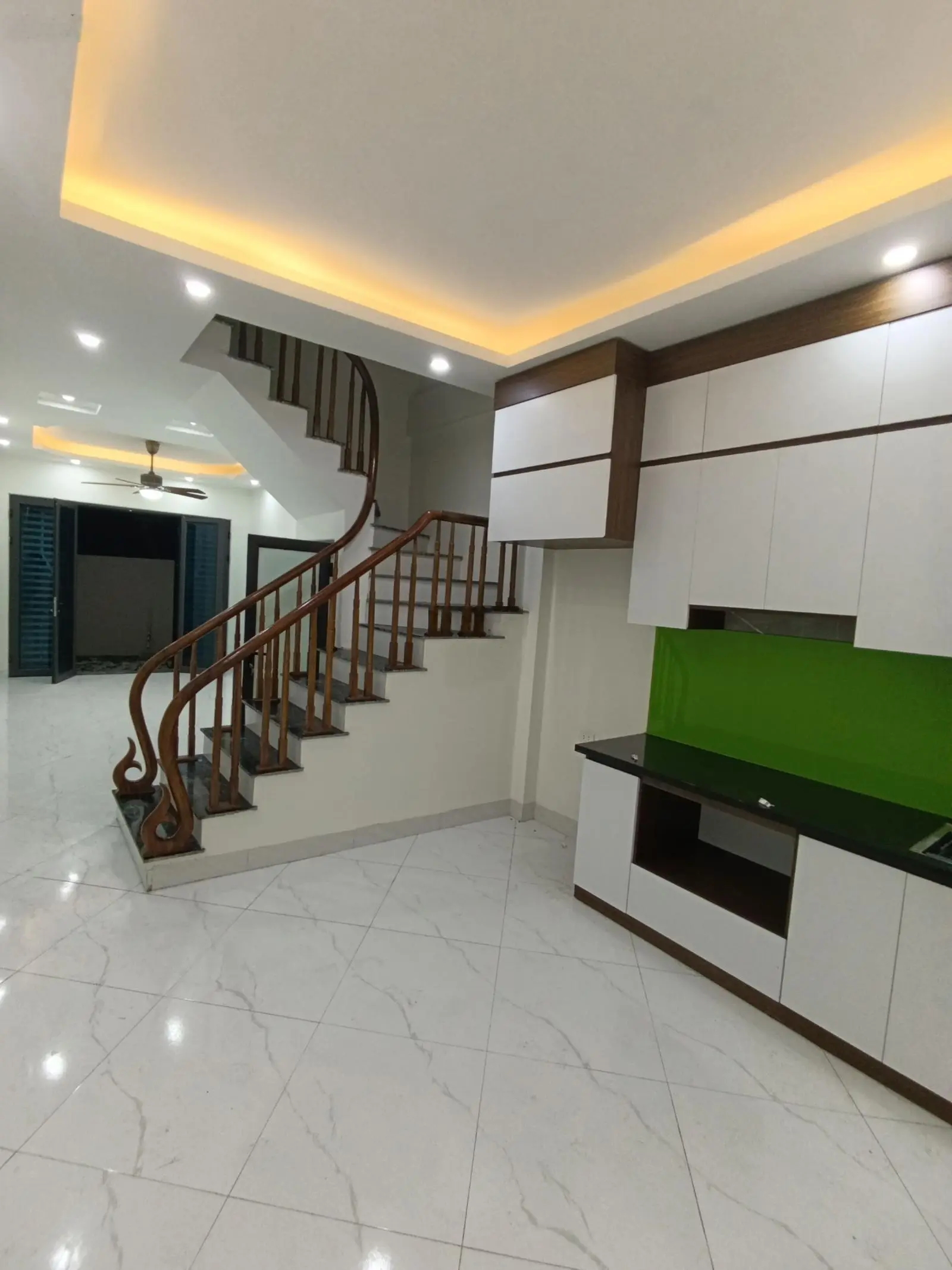 Ra hàng 3 căn nhà ngay sát vành đai4 hoài đức hn xung quanh trường chợ cực đẹp dt:43m hơn 3ty