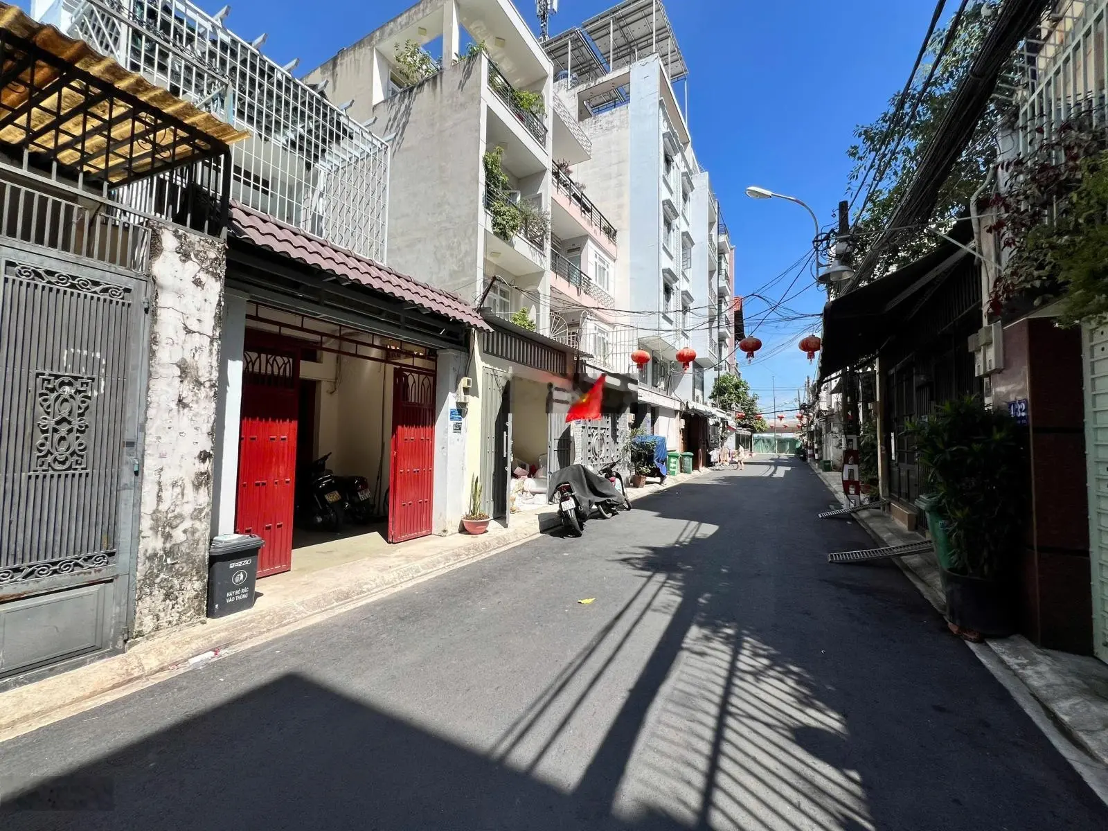 Nhà HXT,khu VIP nhà ga T3, cách Q1 có 7km, nội thành giá chỉ 10,8 tỷ, đầu tư cao tầng có thang máy