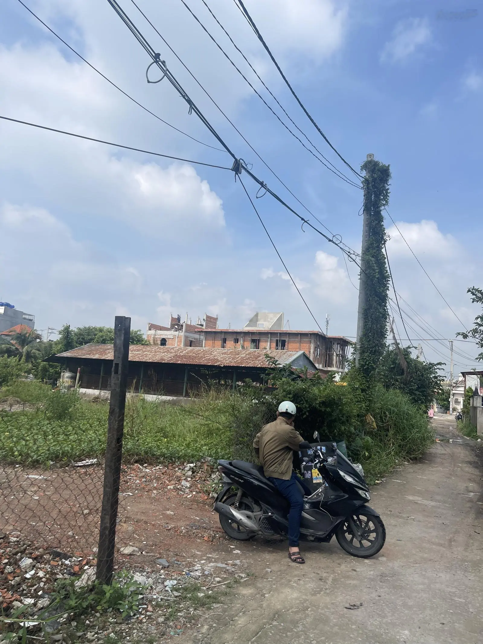 Bán miếng đất thổ cư Vườn Lài An Phú Đông giáp Nguyễn Thái Sơn Gò Vấp