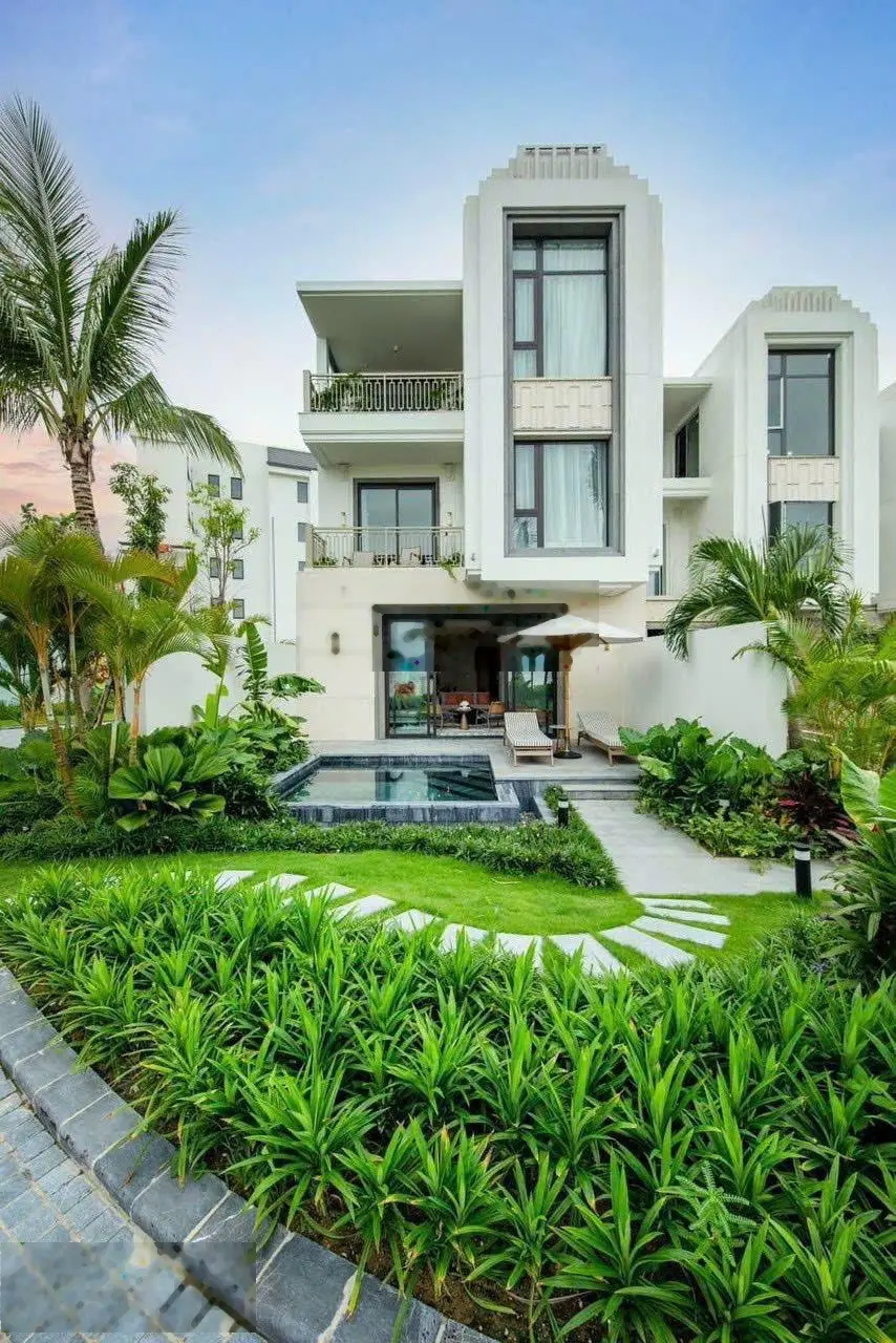 Một bước chạm cát - Biệt thự mặt vịnh Hạ Long