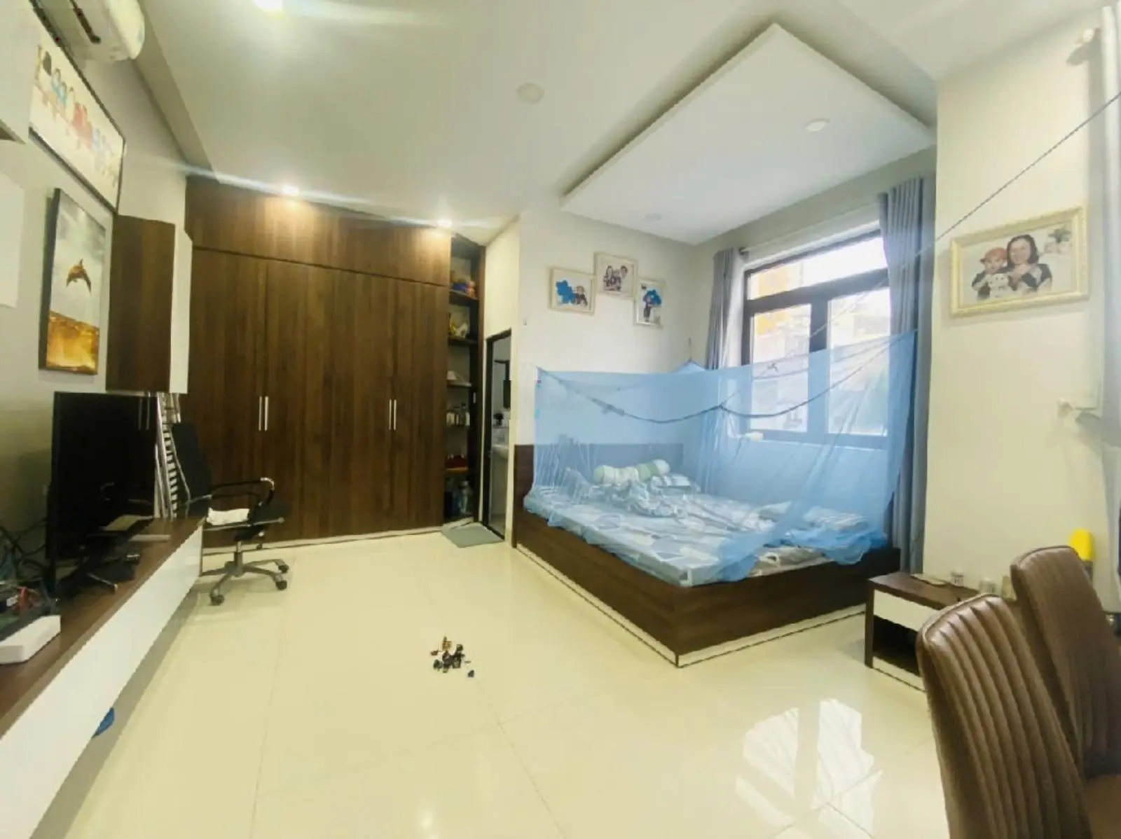 Bán nhà 3 tầng đường Chính Hữu lô góc kẹp kiệt, DT 130m2, ngang 5m, ngay phố du lịch, giá 14 tỷ5 TL