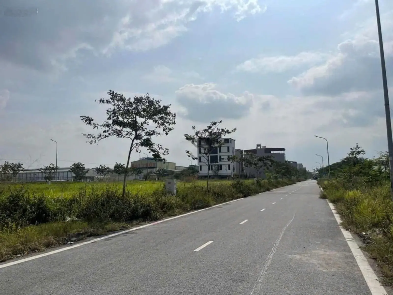 Bán lô áp góc dãy L10 nhìn vườn hoa Khắc Niệm 1, 100m2, mt 5m, giá 5,65 tỷ