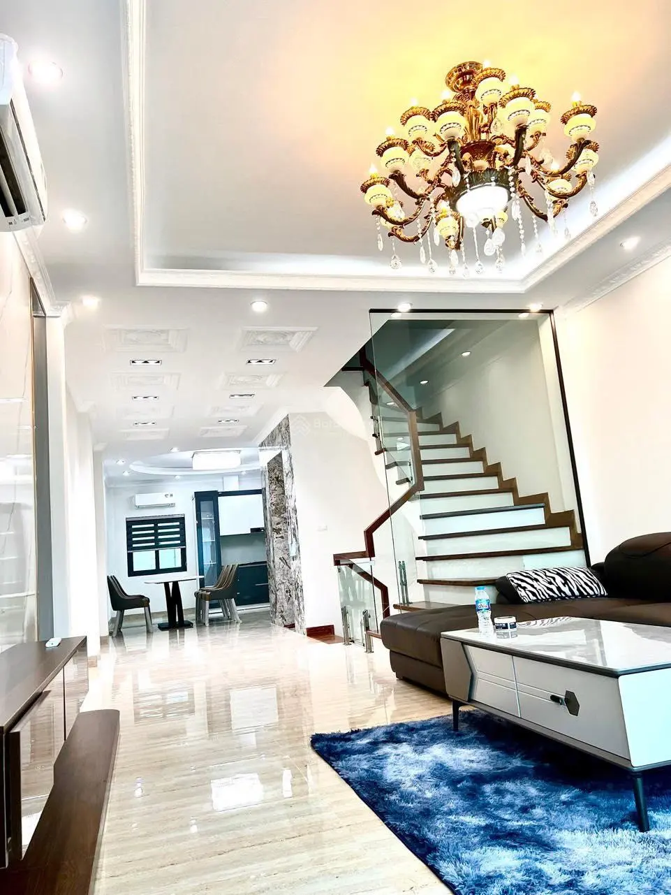 Bán nhà mặt phố Cổ Linh - Thạch Bàn 58m2 x 6 tầng, thang máy, vỉa hè 5m, kinh doanh đỉnh