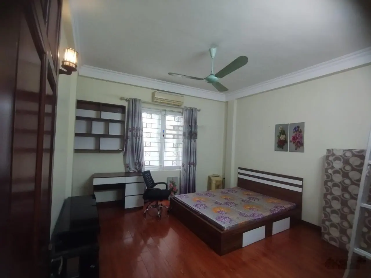 14. X tỷ! Bán căn nhà phân lô khu Đầm Trấu, 5 tầng x 49m2, mặt tiền 5m. LH: 0975 997 ***