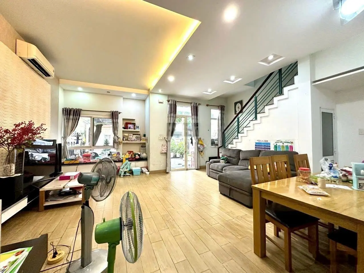 Chính chủ gửi bán nhà Biệt Thự Oasis 1