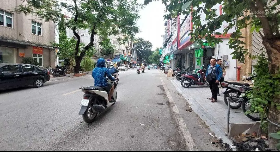 Bán nhà ngõ ô tô, phố Thịnh Quang Quận Đống Đa HN, DT 98m2 x 4 tầng MT 8,7m giá 13 tỷ