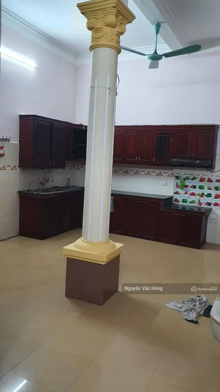 Nhỉnh 12 tỷ có nhà Văn Quán 3 tầng ngõ ngắn, khu cán bộ, ô tô lùi tận cửa, đỗ cách 10m, nở hậu