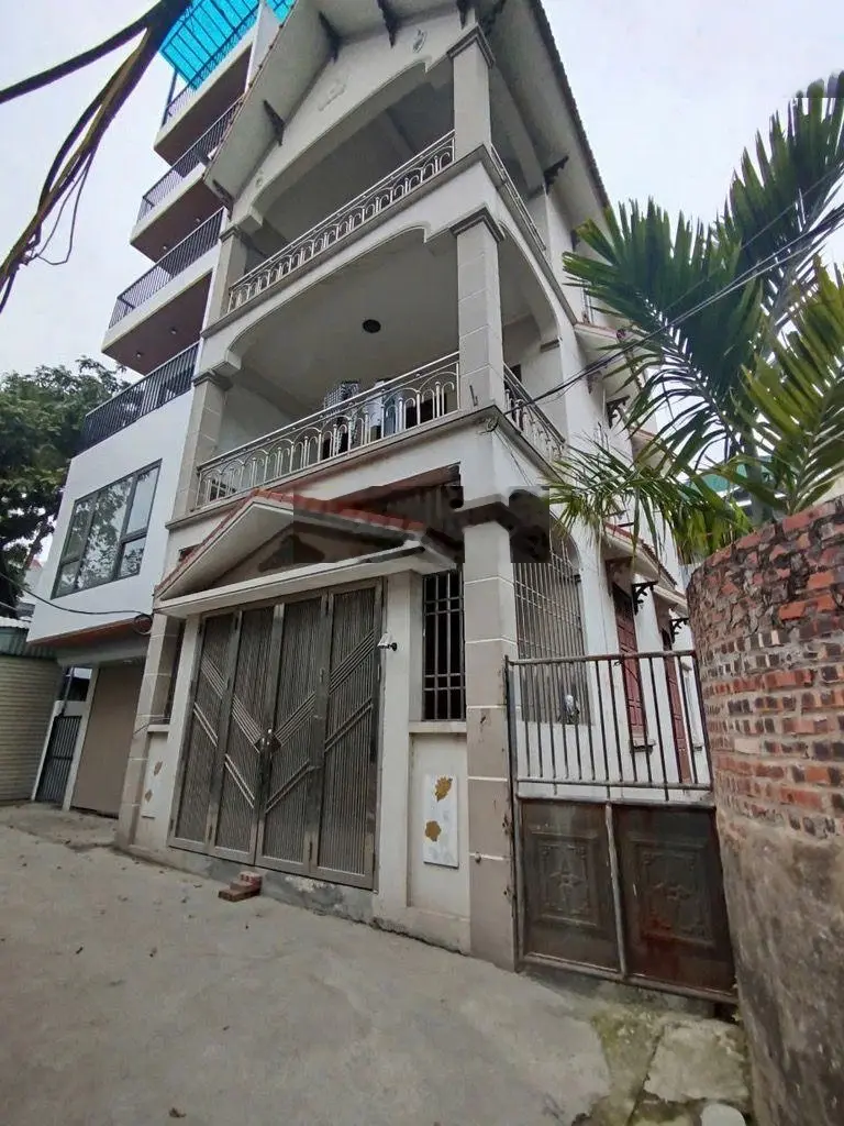 Bán nhà phố Thạch Bàn Long Biên 120m2 4 tầng giá chào 14tỷ 8. Mặt tiền 6.5m sát mặt phố - ô tô đỗ