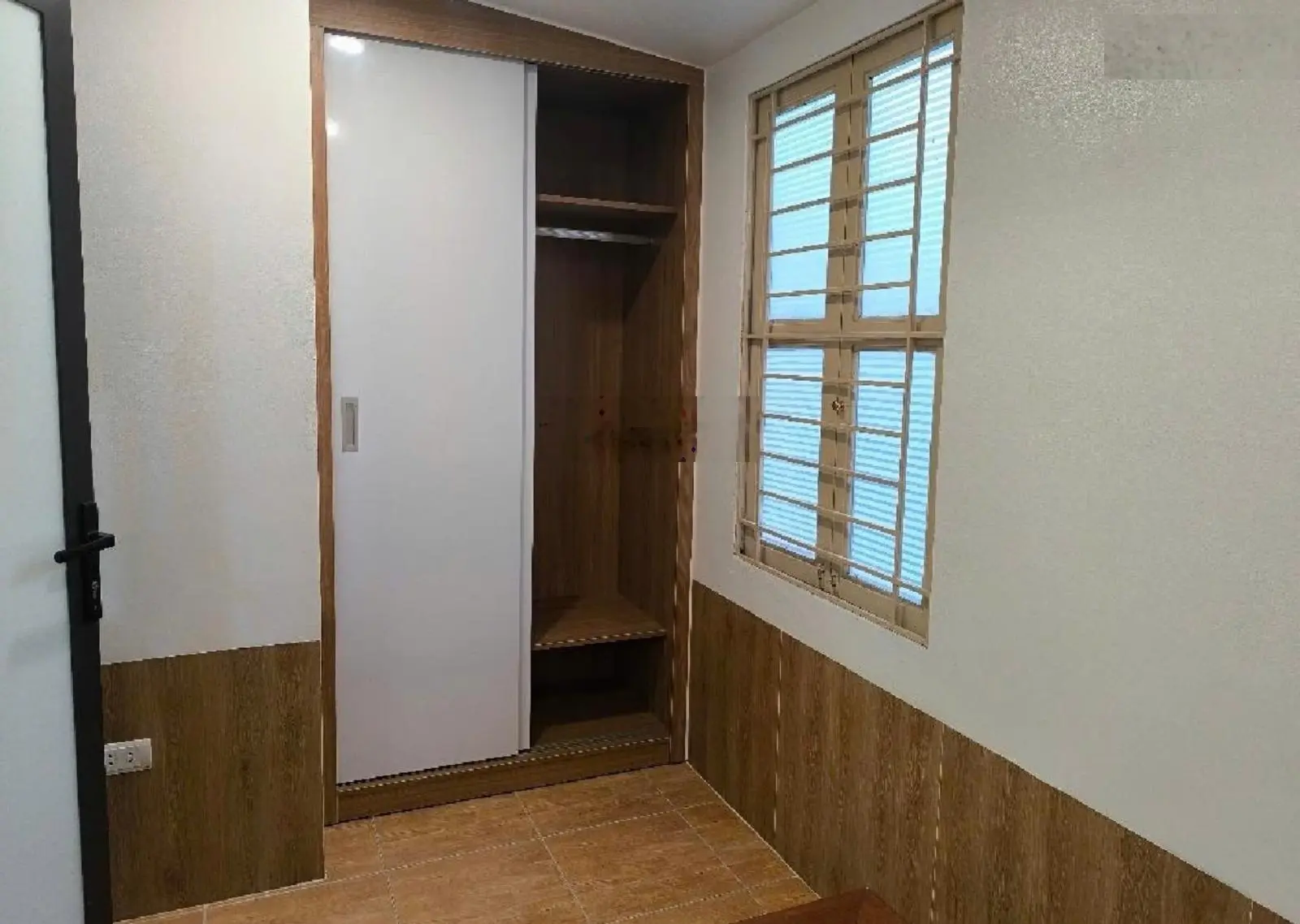 Siêu hiếm ! Căn hộ tập thể Doãn Kế Thiện, 3PN, diện tích 78m2, nhà thoáng sáng, ở ngay ,giá 3,15 tỷ