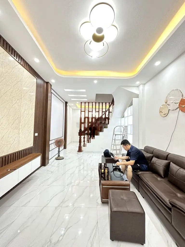 147 Tân Mai, 38m2, 4 tầng, 4 ngủ, Ngỗ Ô tô tránh, Chỉ nhỉnh 6 tỉ,