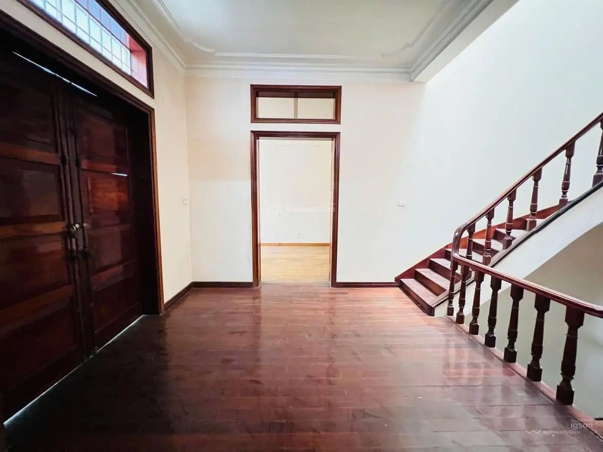 Nhà phố Hoàng Cầu Đống Đa 110m x 4T Mt 11m phân lô vỉa hè ô tô tránh siêu kinh doanh.