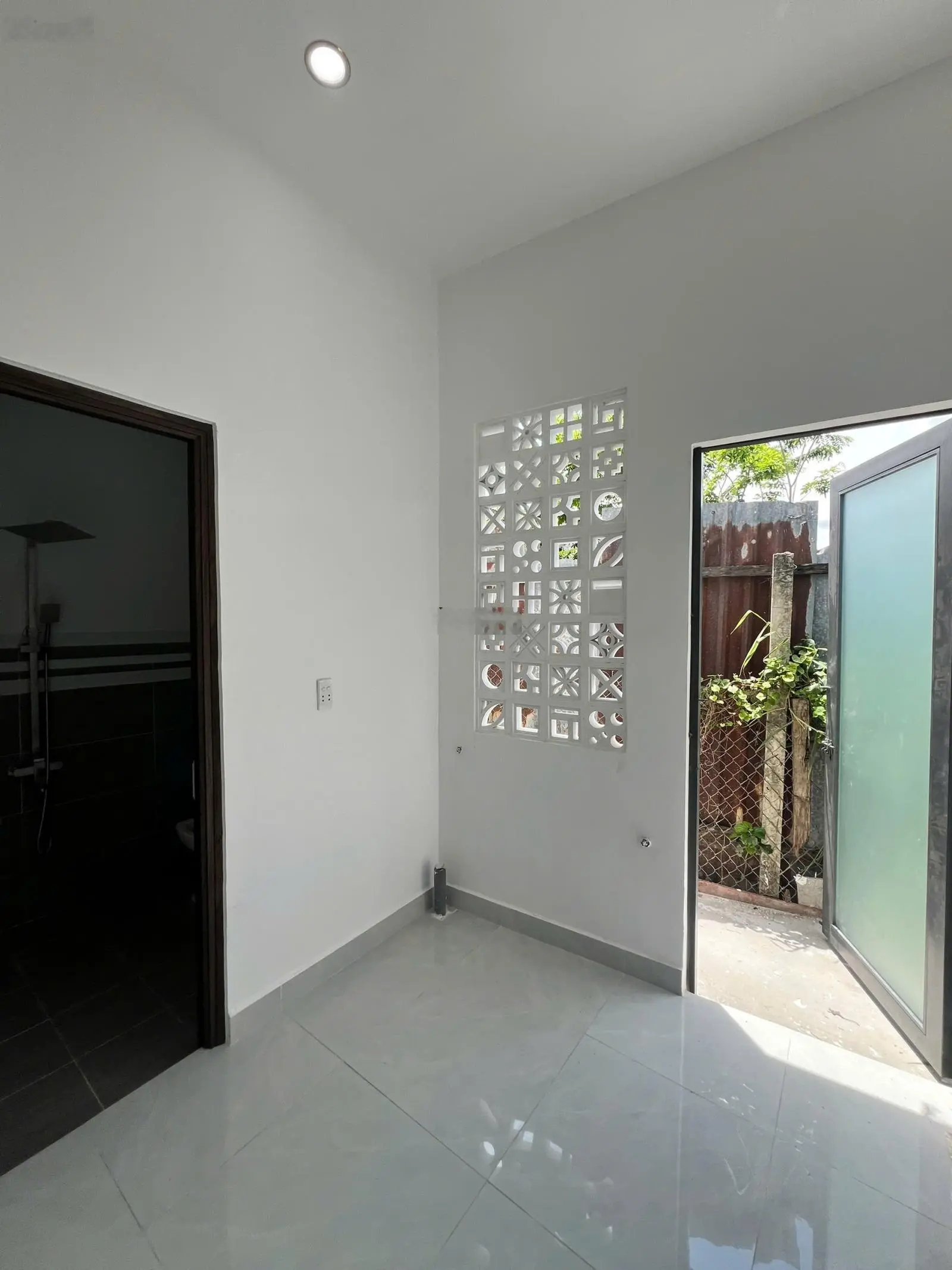 Nhà phố mới xây, dtsd 140m2 đúc thật, hoàn công, ngân hàng cho vay 2 tỷ