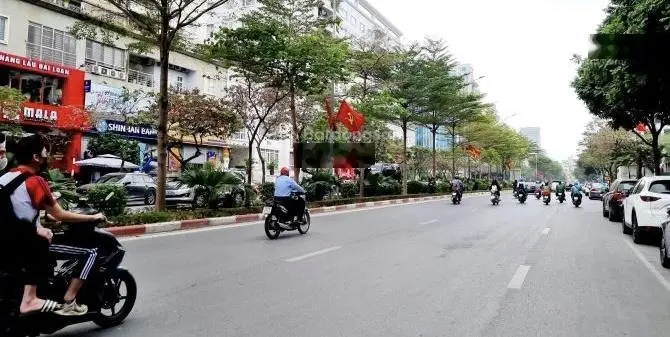 Trần Thái Tông-Cầu Giấy-Diện tích 127m*7tầng,mt 8.1m, ô tô tránh, doanh thu dòng tiền 2tỷ/ năm