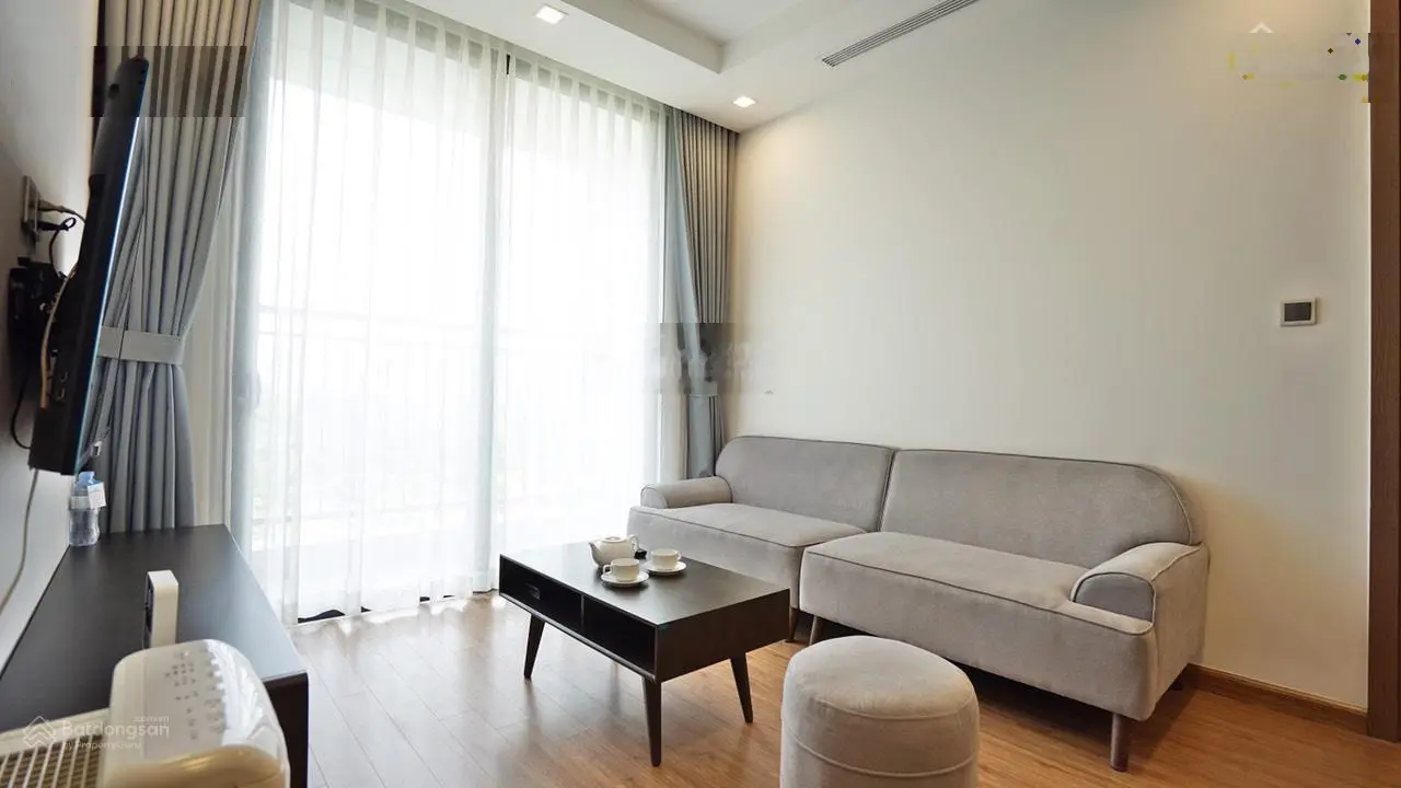 Chính chủ bán căn góc view hồ 2 ngủ 80m2 giá 5,6 tỷ CC Sky Park, sẵn sổ full nội thất