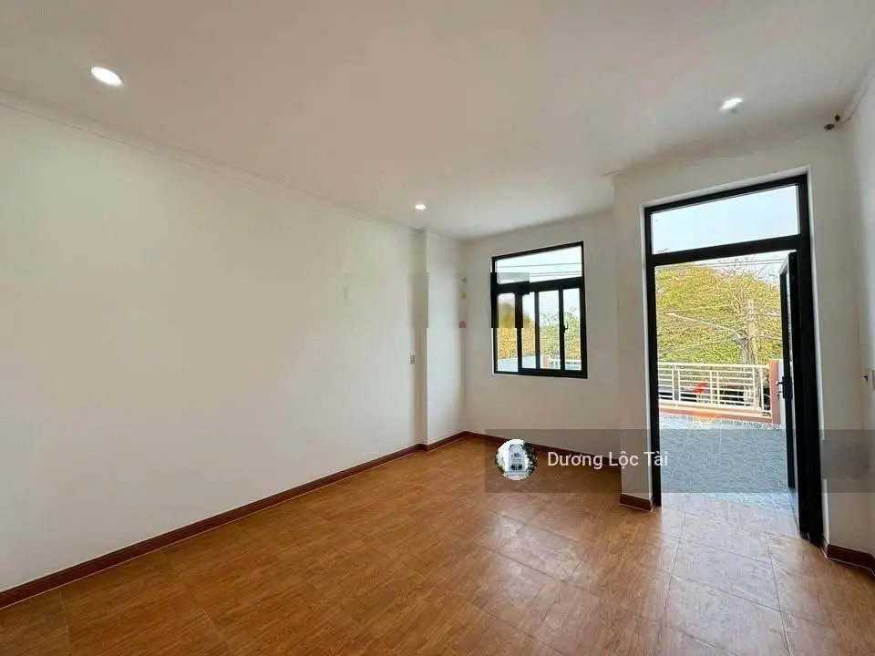 Ngộp ngân hàng bán gấp nhà 60m2/1ty3 mt đường nguyễn thái bình, tdm, sổ sẵn