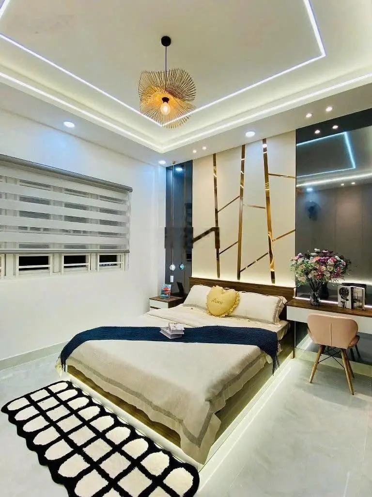 Tôi cần bán nhà mặt tiền đang cho thuê kinh doanh 31tr Thái Phiên-Q11.Gần chợ Bình Thới. Giá 3tỷ360