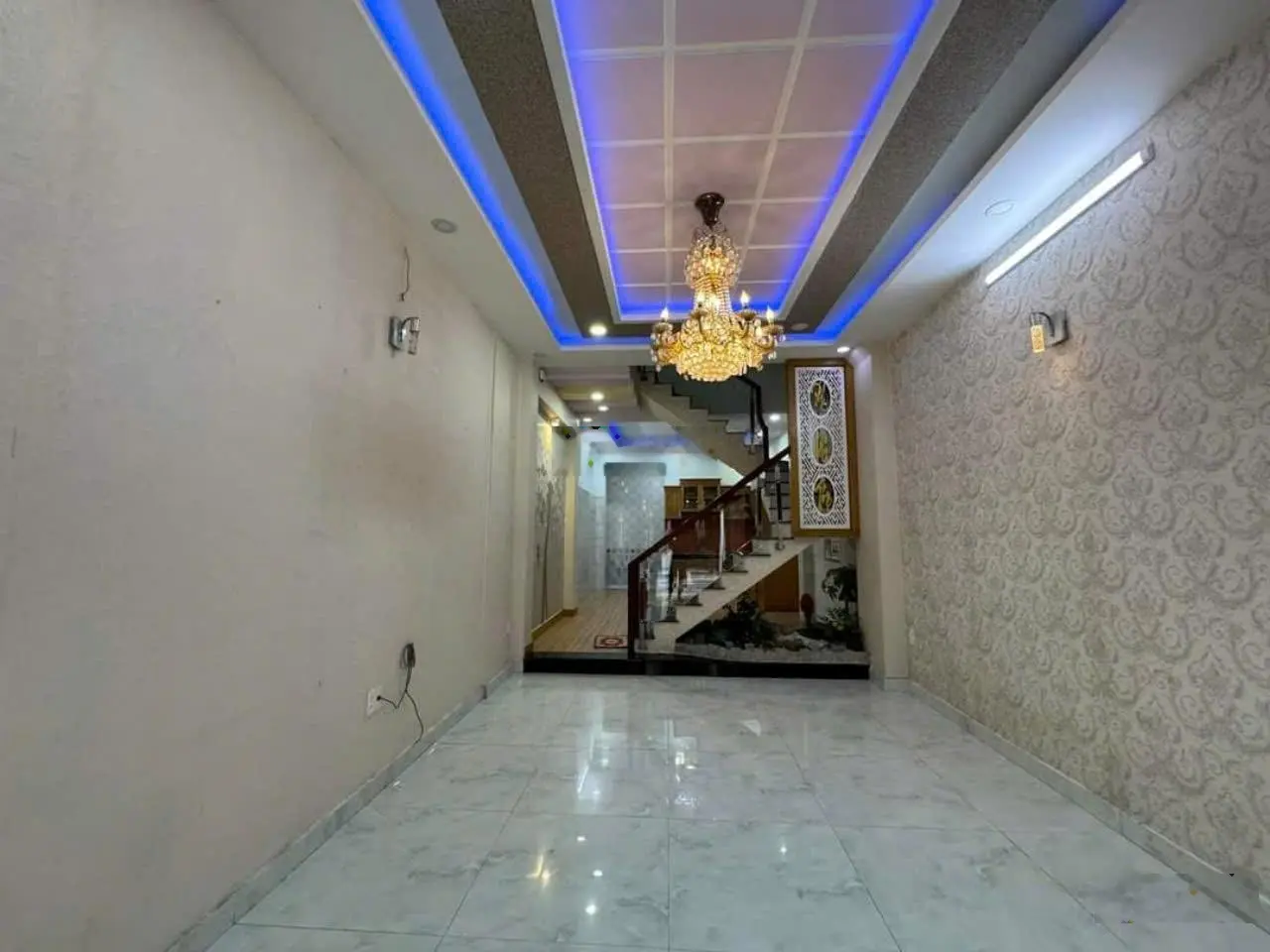 Định cư bán gấp căn nhà đường Nguyễn Phúc Chu, P. 15, Quận Tân Bình. Hẻm lớn 6m ô tô
