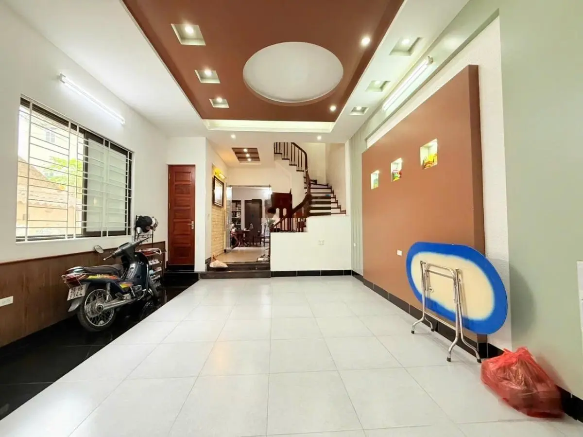 Bán nhà chùa láng đống đa, ngõ thông, kinh doanh, ô tô vào nhà, cách phố 30m, 49m2, 4 tầng, 15.3 tỷ