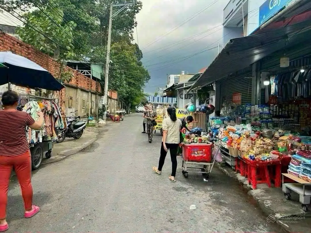 Đất nằm ngay mặt tiền đường Lê Thị Hoa , Bình Chiểu Ngay Trường THCS Bình Chiểu Giá 1Ty400Tr/90M2
