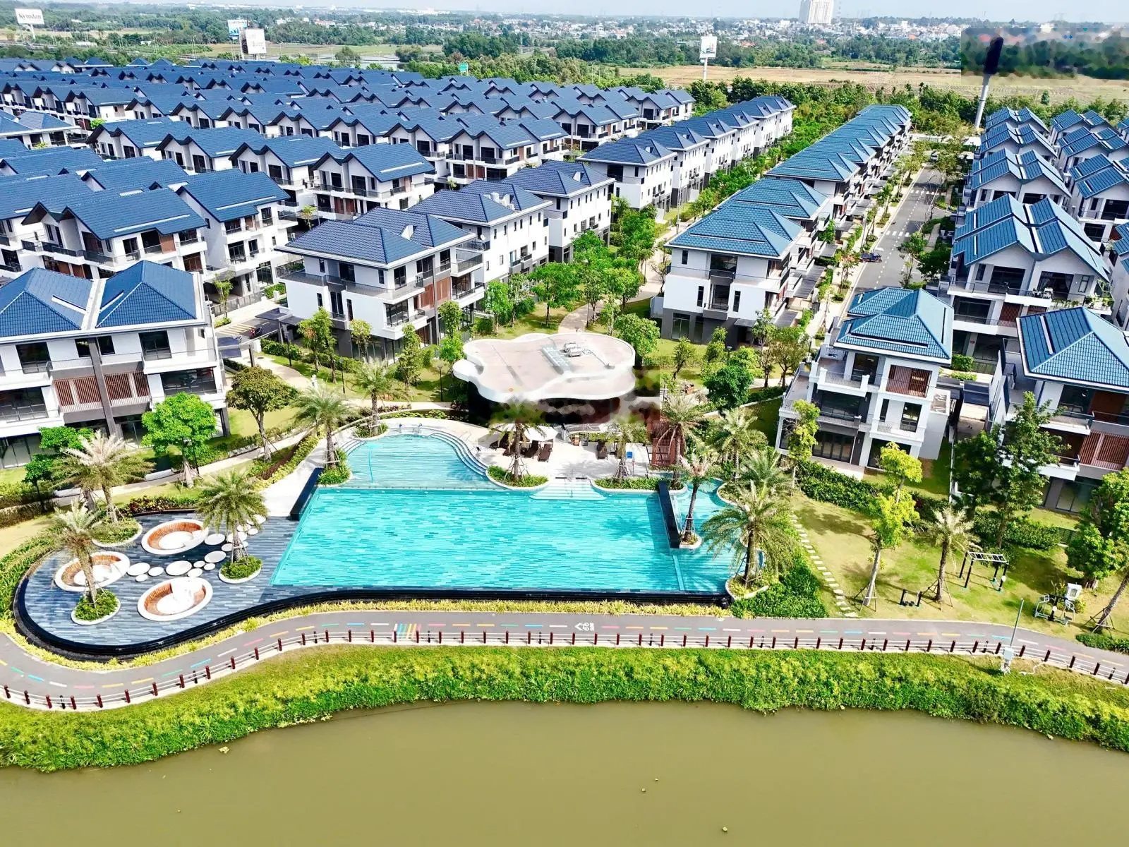 Bán biệt thự mặt hồ 10x20m, Khu compound ID Juntion Long Thành hàng hiếm, vị trí ngay mặt hồ