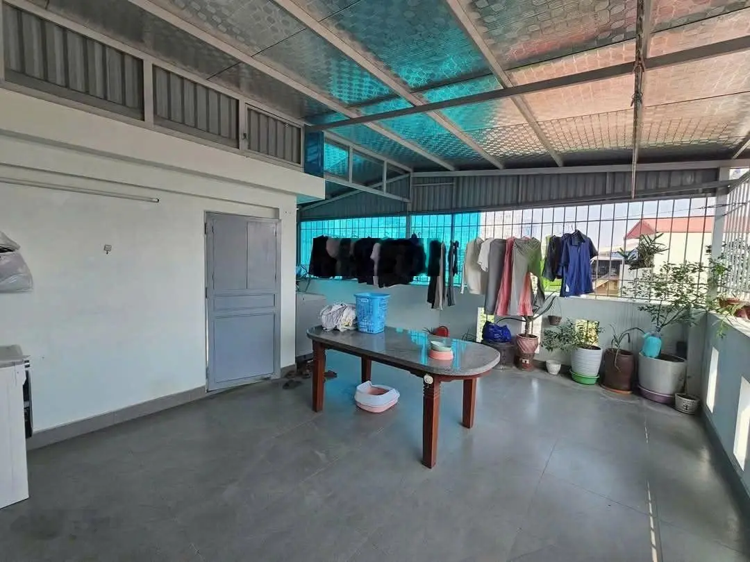 Nhỉnh 12 Tỷ Nhà 6 Tầng Oto vào nhà, Cách Phố 1 Nhà, Lô góc, Trung Tâm Cầu Giấy