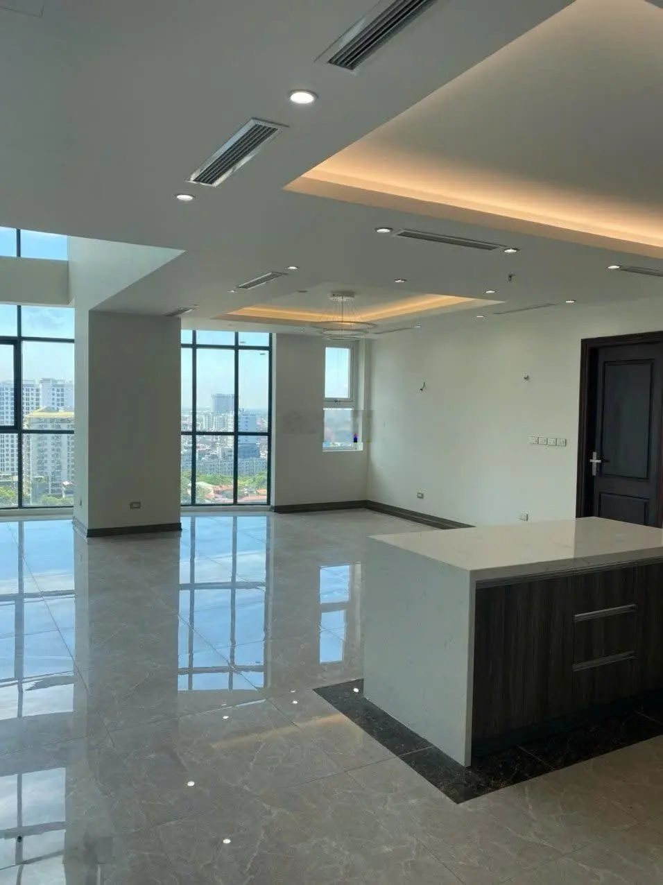 Gia đình tôi không có nhu cầu sử dụng đến cần bán gấp căn duplex 270m thiết kế 4 phòng ngủ rộng rãi